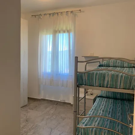 Tonini House بيت للعطل